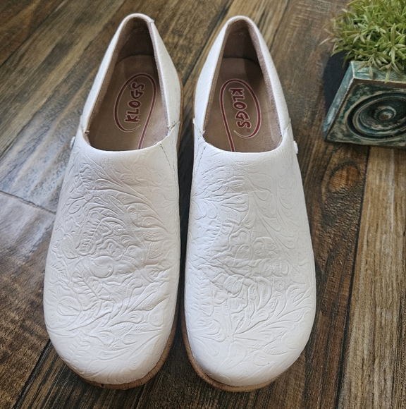 NWOT Klogs Women's White Leather Embossed Slip-On Work Clogs. Size‎ 8. - Picture 9 of 12